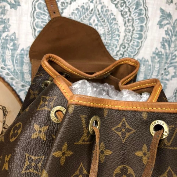 Authentic Louis Vuitton Montsouris MM Backpack - Picture 5 of 16